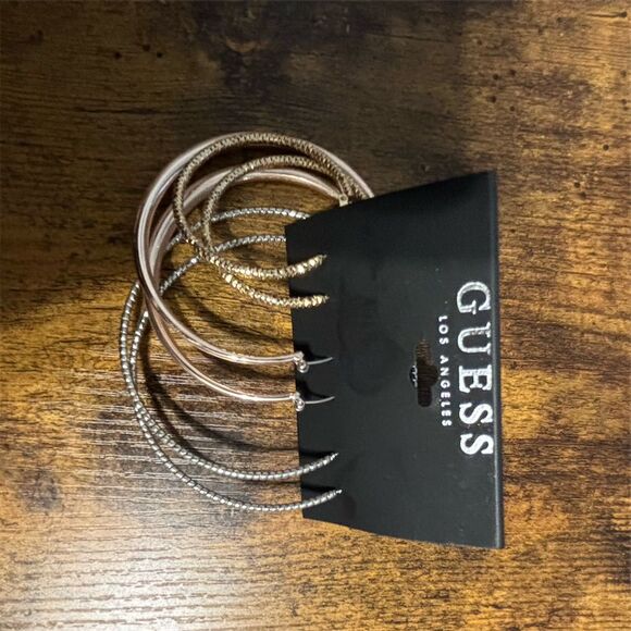GUESS Los Angeles Set of 6 Bangle Bracelets - Picture 1 of 3